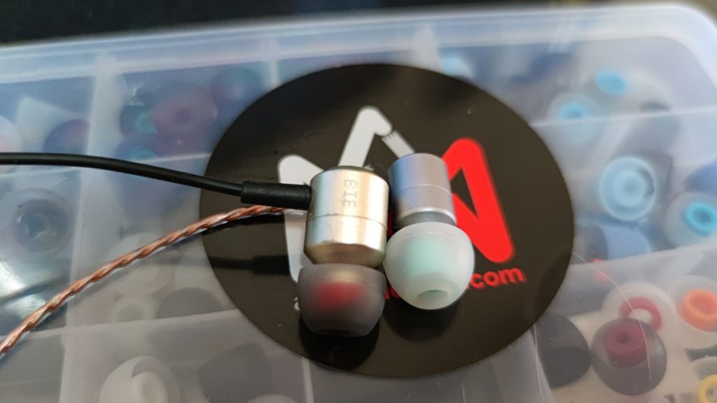  FLARE Audio Jet 2 in-Ear Headphones Aluminium - Pure Sound  Quality, High Sensitivity Microphone, 3.5mm Jack, Noise Isolating :  Electronics